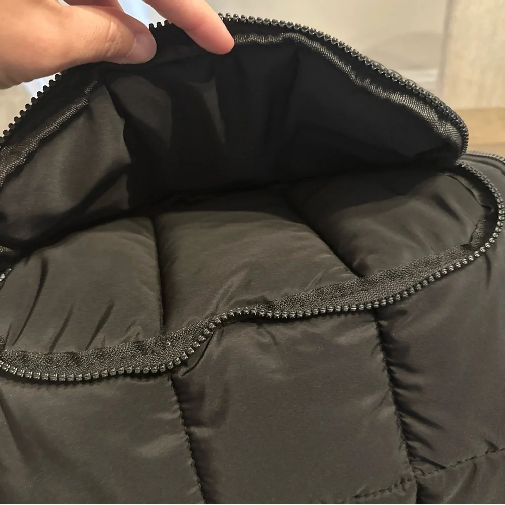 Wilo The Label Black Quilted Travel Backpack - Picture 6 of 10